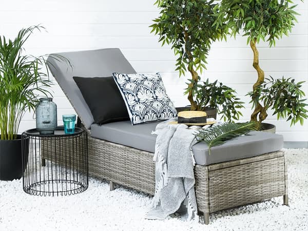 Grå havestol i polyrattan 200 x 65 cm med justerbar rygpude