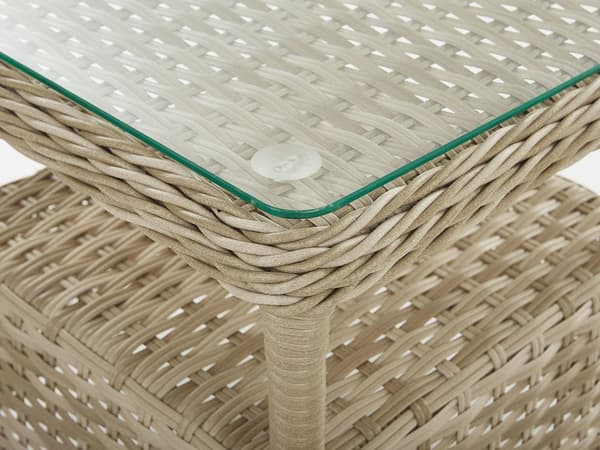 Loungegrupp för 2 Beige Konstrotting Aluminiumram Polyester Kuddar Härdat Glasbord med Hylla Traditionell