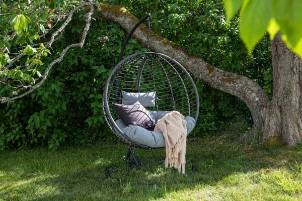 Bacolod hengestol med hagepute svart.