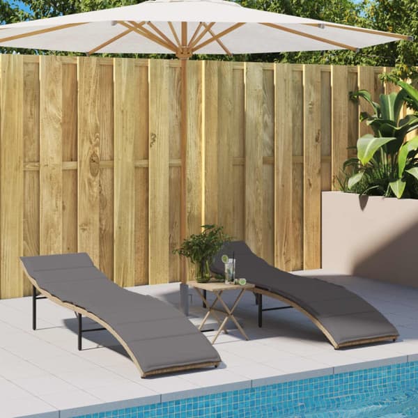 Solsängar 2 st med bord beige konstrotting