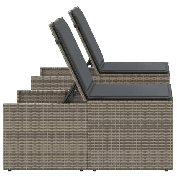 vidaXL Solsängar 2 st med bord grå konstrotting