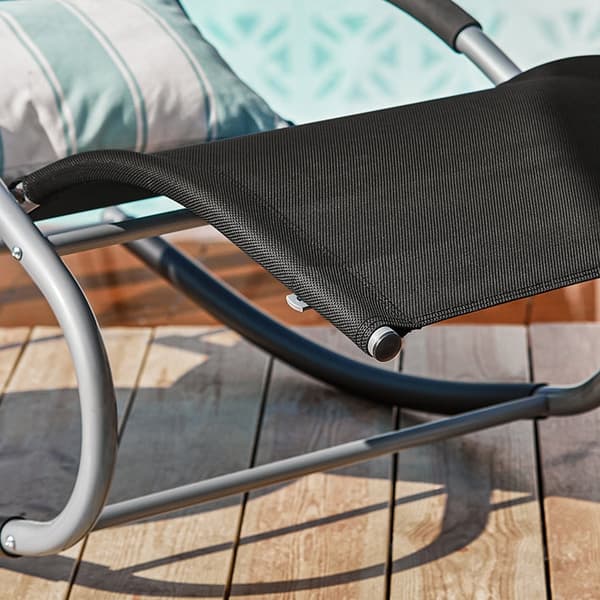 Rootz Elegant Garden Lounger - Solseng - Gyngestol - Åndbar syntetisk fiber - Aftagelig pude - Integrerede sidelommer - Metalramme med EVA-armlæn - 15