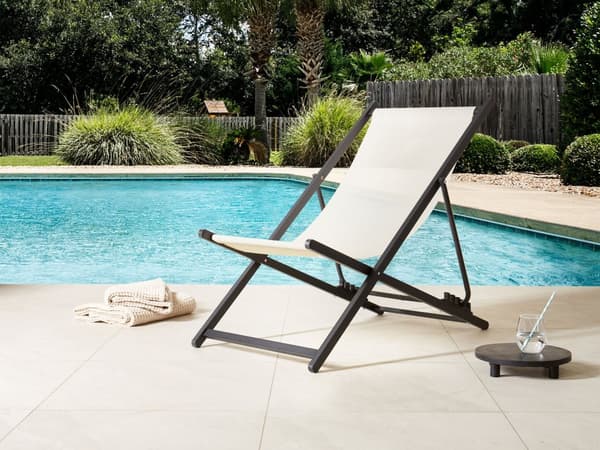 Sammenleggbar Strandstol Kremfarget og Svart Textilene Slyngesete Strandstol med Justerbart Ryggstøtte Patio Recliner