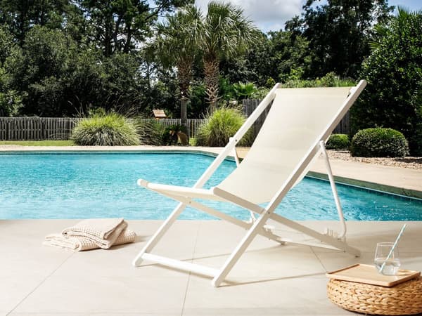 Sammenleggbar Strandstol Beige og Hvit Textilene Stripete Mønster Slynge Sete Strandstol Justerbart Ryggstøtte Patio Recliner