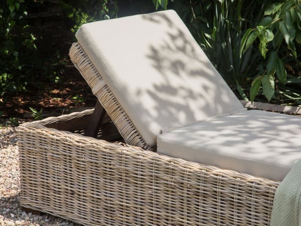 Trädgårdssolstol Naturrotting Korg med Taupe-dyna Justerbart Ryggstöd Boho Traditionell Utomhus Patio