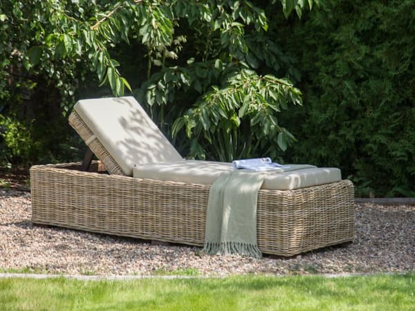 Trädgårdssolstol Naturrotting Korg med Taupe-dyna Justerbart Ryggstöd Boho Traditionell Utomhus Patio