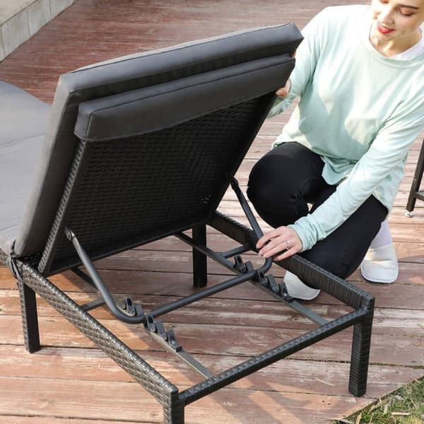 Rootz Black Poly Rattan Solstol - Utomhussäng - Dagbädd - Järnram - Polyestertyg - 59cm x 198cm x 28cm