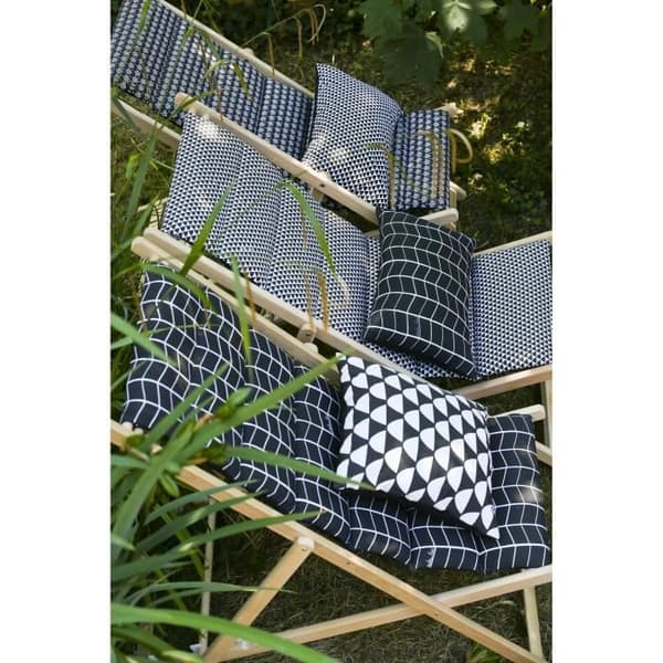 PRIVATE GARDEN Helsinki vadderad solstol - Avtagbar canvas - Massiv trästruktur - Svart och vit
