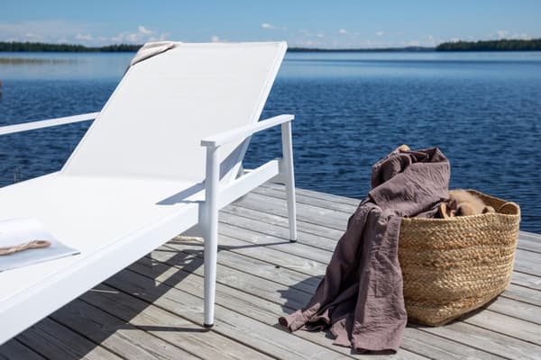 FURNLUX SOLSTOL FÖR UTOMHUSBRUK VIT 68CM