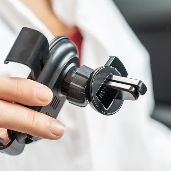 Hållare med trådlös snabbladdare för bilen Chakar InnovaGoods