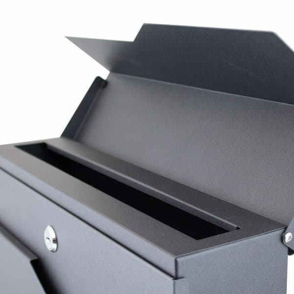 En modern POST-brevl?da med tidningsh?llare f�r annonser och flygblad