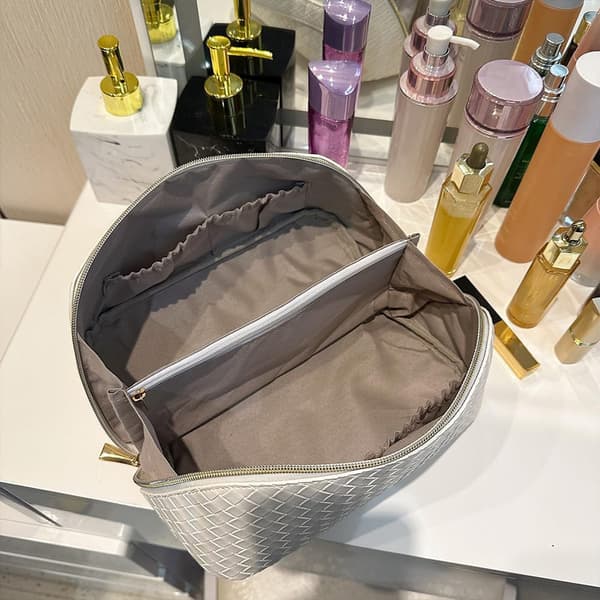 Tyylikäs Beige Meikkilaukku - Meikkien Säilytys