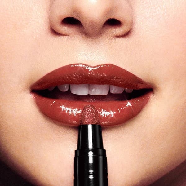 Oriflame THE ONE Irresistible Touch High Shine Läppstift - Frestande Brun 4 ml