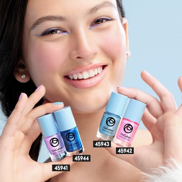 Oriflame OnColour So Icy -kynsilakka - Icy Blue 5ml