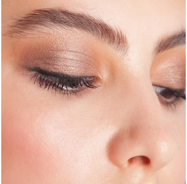 The Balm Overshadow If You're Rich I'm Single mineralny cień do powiek Mauve/Pewter 0,57g