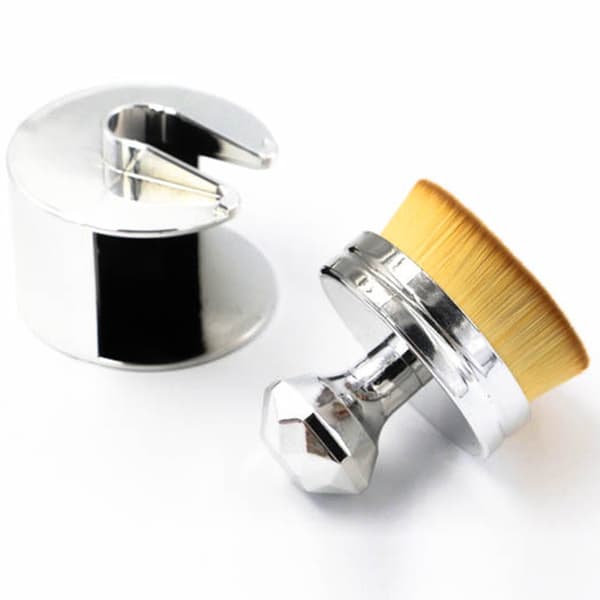 Oval Makeupborste perfekt för Foundation / Löspulver