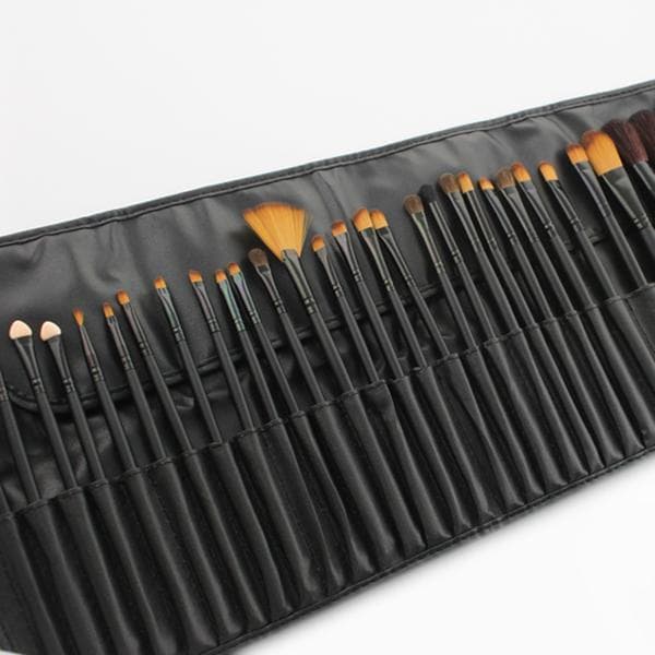 Whole 32 pcs. Professional makeup brushes in leather case