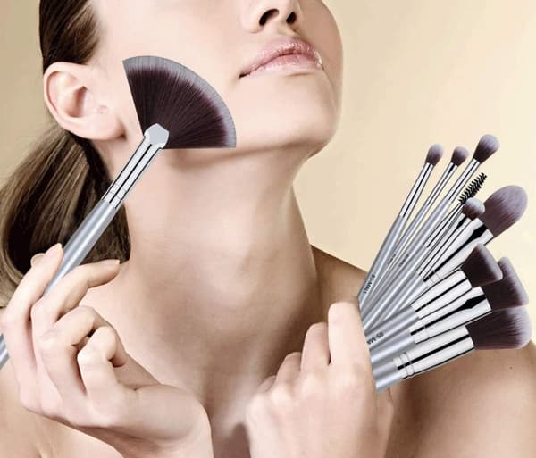 BS04 - BS-MALL 14 st. eksklusive Makeup / makeup børster av beste kvalitet