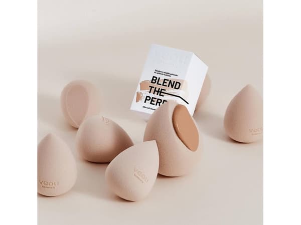 VEOLI BOTANICA_Blend The Perfection soft sponge for makeup application