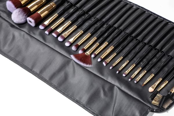 New 24 kpl. Pro Makeup Brushes Black / Gold