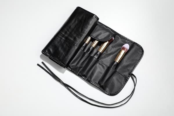 New 24 kpl. Pro Makeup Brushes Black / Gold