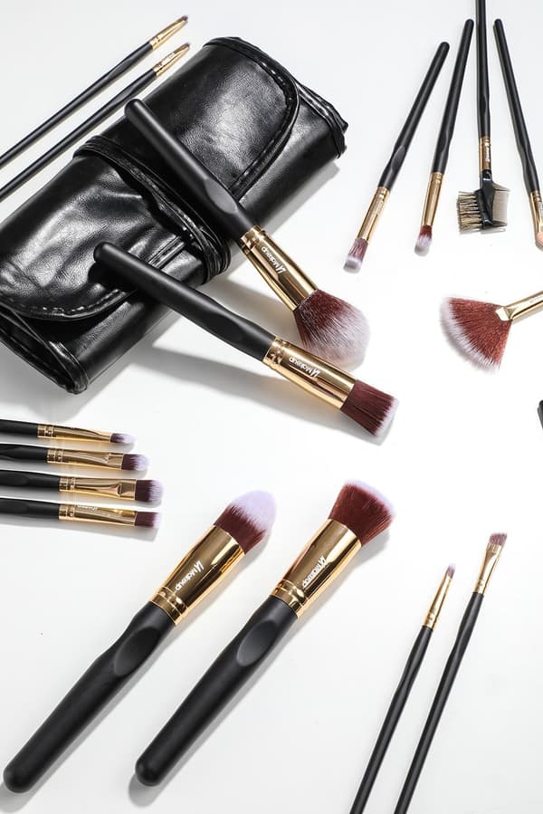 24 stk. professionelle og eksklusive make-up børster i etuier Black / Silver