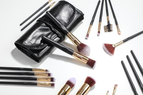 24 stk. professionelle og eksklusive make-up børster i etuier Black / Silver