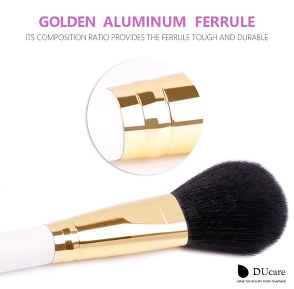 Elegant borstset fr�n DUcare i 8 delar inklusive v�ska