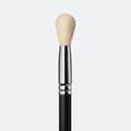 Miniatyrbilde 3 av 3: MAC® Brush 168s Large Angled Contour