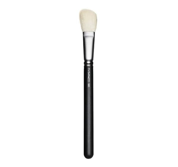 MAC® Brush 168s Large Angled Contour