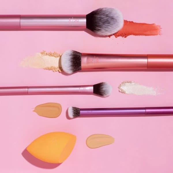 Makeup kit - Real Techniques - Everyday Essentials - 5 produkter - Rosa färg - 2020