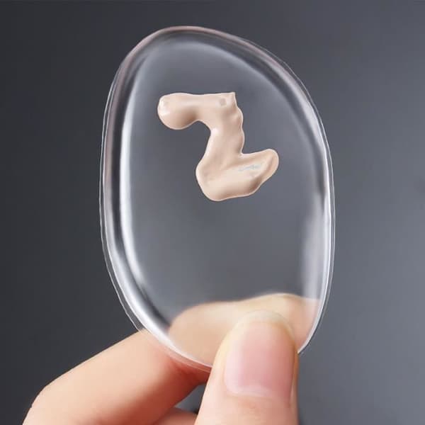 Revolution Cometique Makeup Sponge Perfect Complexion Silicone Hygiene and Beauty