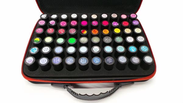 Resväska, förvaringslåda för 60 nagellack, fodral. Röd ask