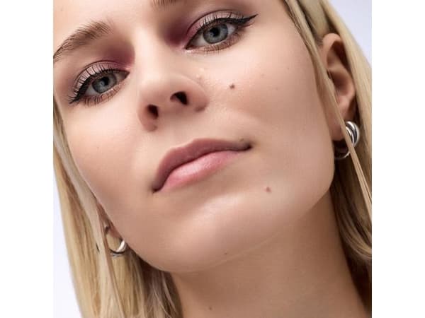 CATRICE_Tiny Treasures Eyeshadow Palette paleta luomiväri 020 Wild Berry 4,2g