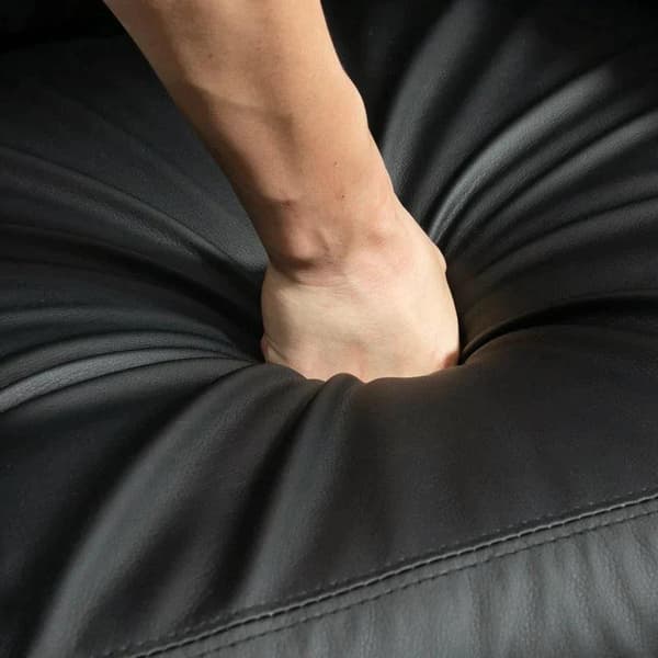Rootz Massagestol - Afslapningsstol - Tv-stol med massagefunktion - Liggefunktion - Ryglæn 2-punkts massage - PU-skum - Sort - 68 x 88 x 98 cm