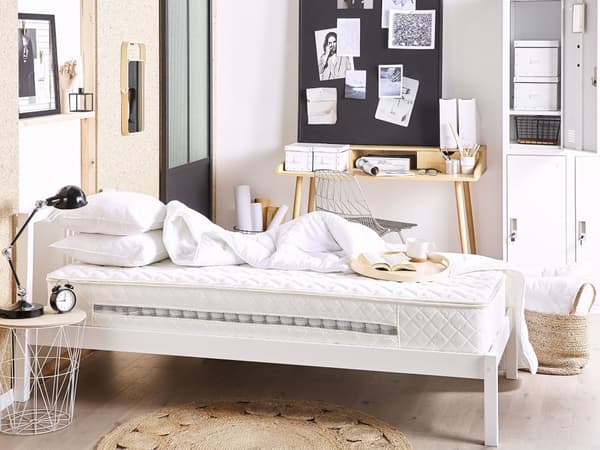 Fjærmadrass Hvit Polyester 90 x 200 cm Enkel Juniormadrass Pustende Luftkjølende Sirkulasjon Moderne Medium Barnemadrass Inspirasjon God Søvn