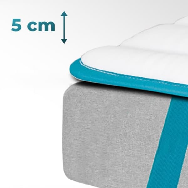 Cecotec Padded topper with super-soft foam and 5 cm high silicone fibre with four non-slip elastic straps for better support.
