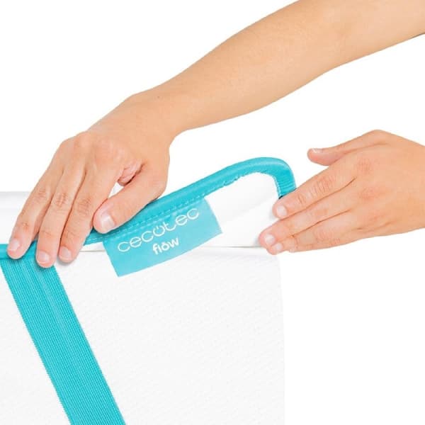 Cecotec Padded topper with super-soft foam and 5 cm high silicone fibre with four non-slip elastic straps for better support.