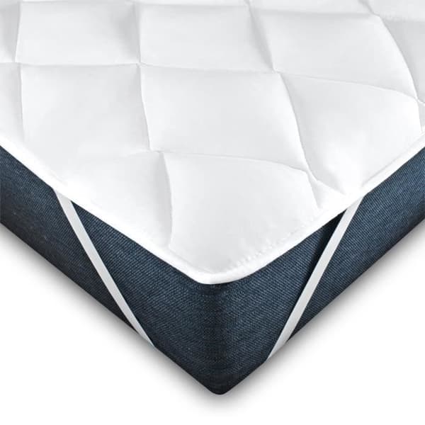 140x190 övermadrass - Mikrofiberfyllning - Mjuk och fluffig stoppning - Maskintvättbar - På ventilerande och hygienisk madrass