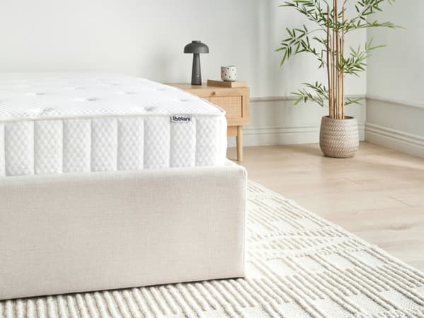 Madras Hvidt Stof 80 x 200 cm Enkelt Mands Trykaflastende Skummadras til Børneseng i Allergivenlig Medium Hård Soveværelse Tilbehør God Søvn