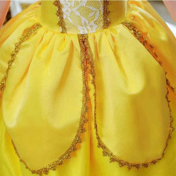 Princess Belle klänning Skönheten & odjuret  + 8 extra tillbehör