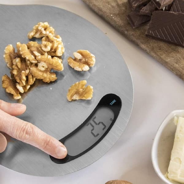 Cecotec Kitchen scale with stainless-steel finish and handle.