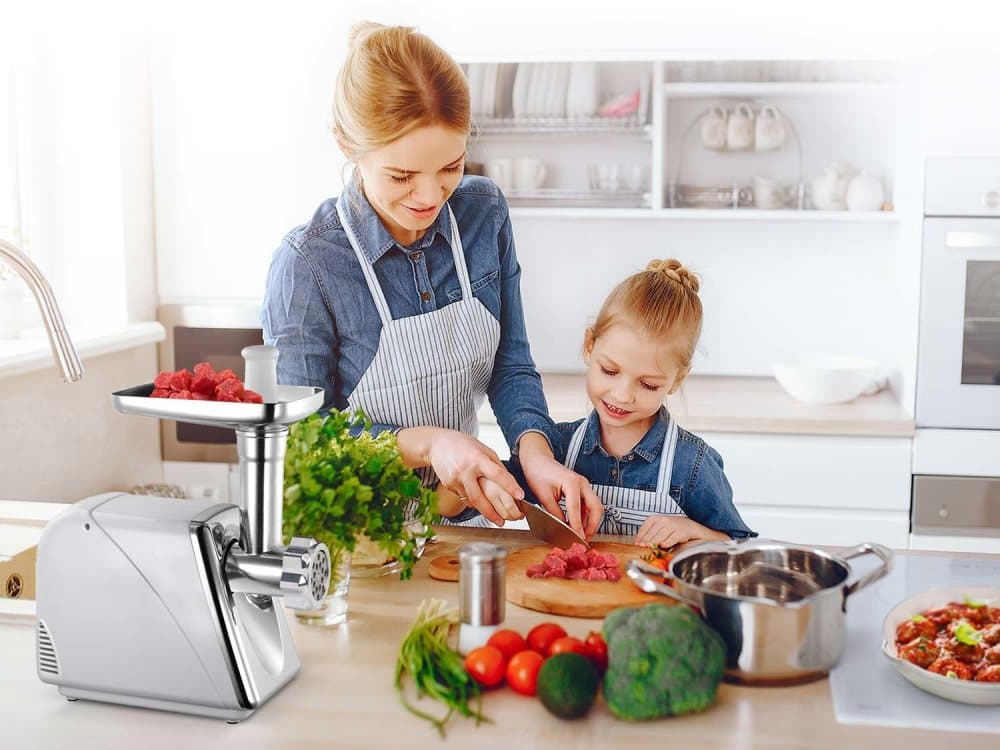 Elektrisk köttkvarn 1,2 kg per minut - Tillbehör ingår