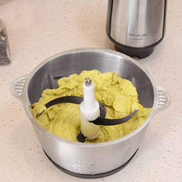 Cecotec Electric meat and vegetable mincer, 600 W, 4 black titanium blades, 2 1.5-litre bowl made of stainless steel and 2 speed settings.