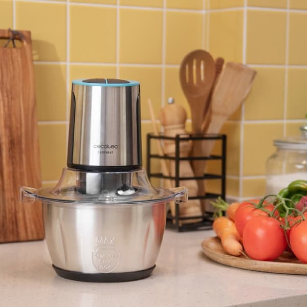 Cecotec Electric meat and vegetable mincer, 600 W, 4 black titanium blades, 2 1.5-litre bowl made of stainless steel and 2 speed settings.