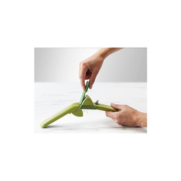 Pressa vitlök - Joseph Joseph - CleanForce - Inbyggt torkblad - Utan BPA - Grön