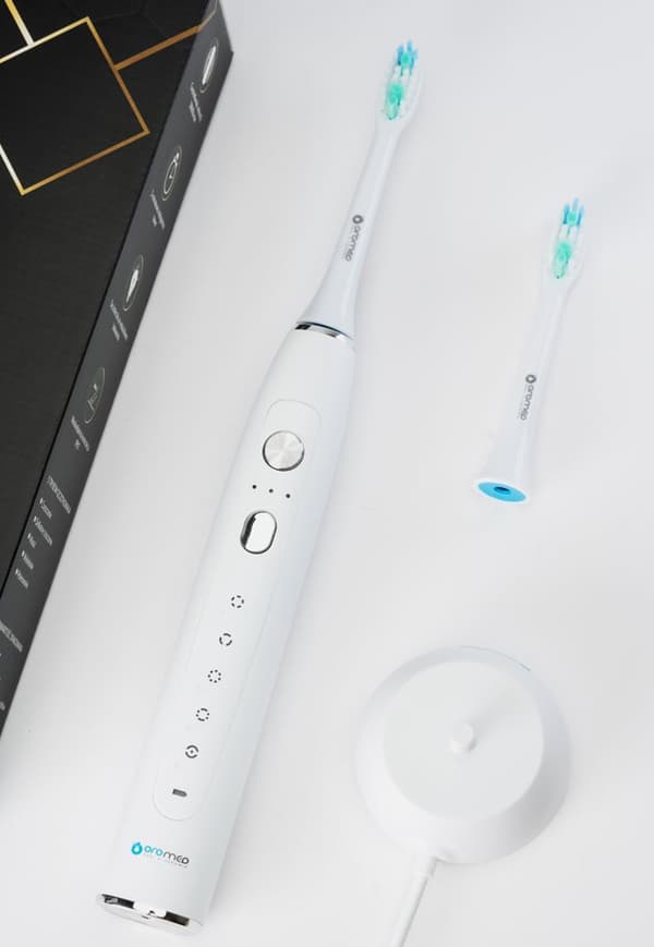 Oromed ORO-SONIC X PRO vit sonisk eltandborste