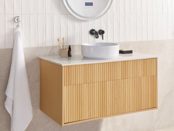 Väggmonterat Badrumsskåp Ljust Trä MDF-Stomme 100 x 52 cm Räfflad Front med 2 Lådor Modern Design Badrum