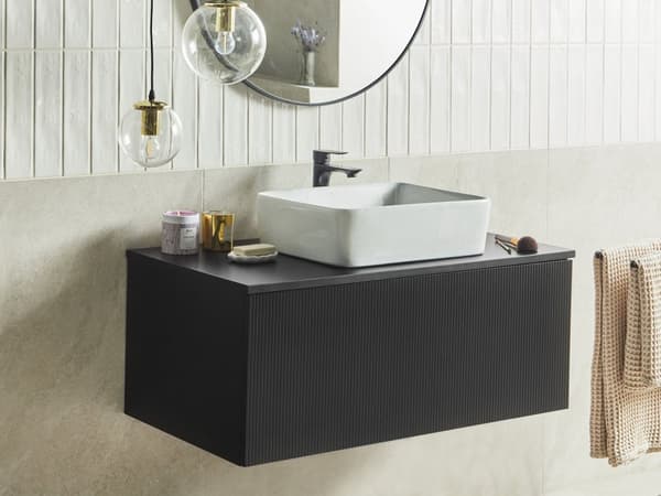 Badrumsskåp Väggmonterat Svart MDF-stomme 100 x 52 cm Räfflad Front med 1 Låda Förskuret Hål