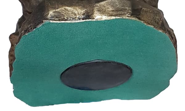 Snautseri, Snautseri I - uurna koiran tuhkalle, koiran rintakuva, iso koiran pää puutarhaan by Art-Dog